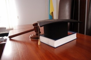 Регіонали знову хочуть законодавчо посилити захист суддів