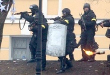«Беркут» відверто розстрілює людей у Києві з автоматів, кулеметів, снайперських гвинтівок (фото, відео)