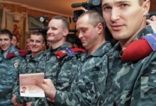 Росія почала видавати паспорти українським військовим злочинцям