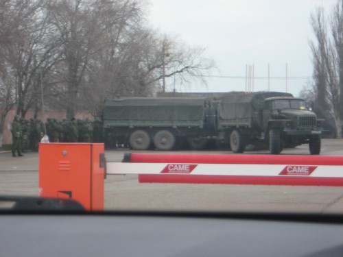 Російські військові продовжують тиск на українських прикордонників, намагаються їх завербувати