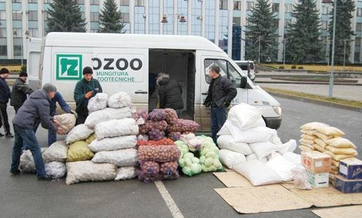 Рівненські фермери таки довезли військовим у Крим 25 тонн харчів