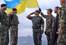 Українських військових вивозитимуть з Криму без зброї плацкартами