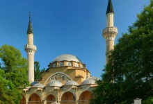 Мусульмани Криму готові надати українській церкві мечеті для служб