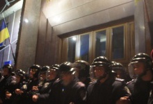 У Миколаєві активісти Майдану за бездіяльності міліції розігнали сепаратистів (фото, відео)