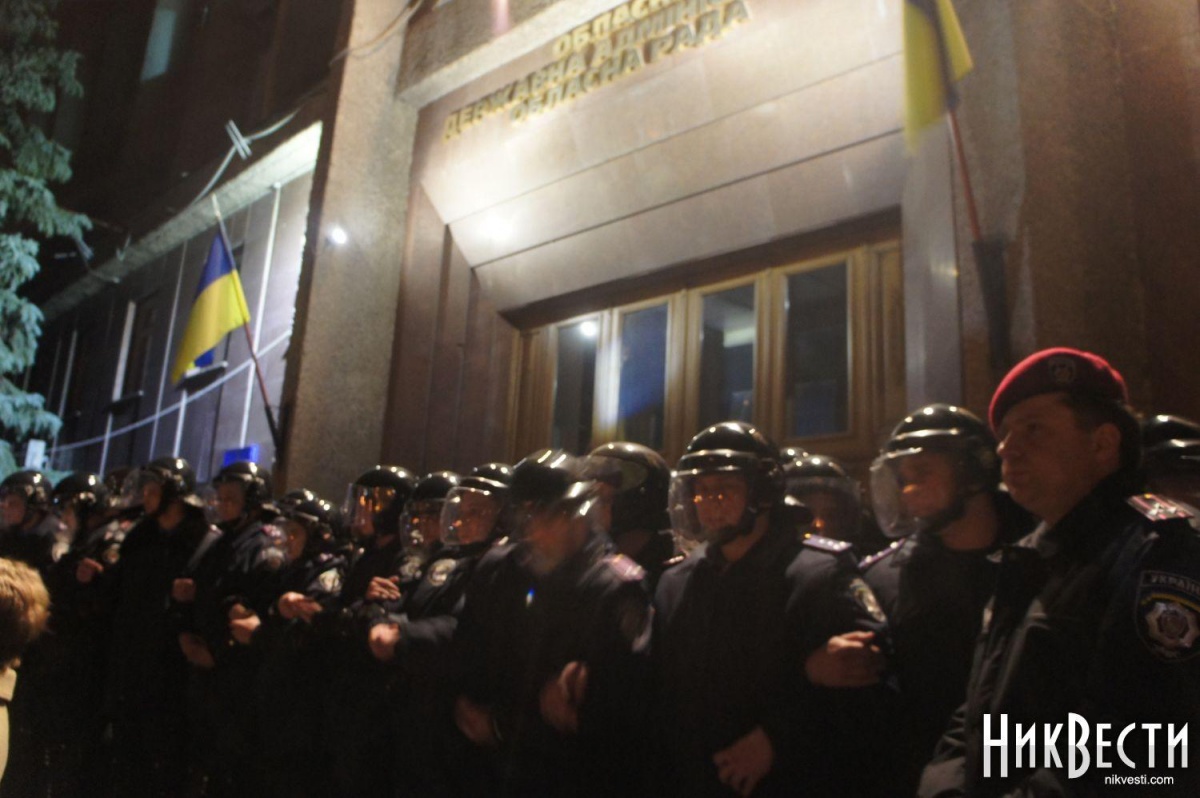 У Миколаєві активісти Майдану за бездіяльності міліції розігнали сепаратистів (фото, відео)