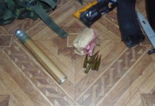 Українські прикордонники затримали п’яного російського вояку з автоматом