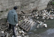 У Луцьку чистили річку — вивезли сім машин сміття (фото)