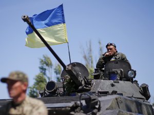 Спецбатальйон «Дніпро» бере під контроль кілька районів Донеччини і згортає референдум