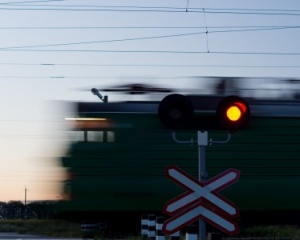 Терористи підірвали на Луганщині залізничну колію