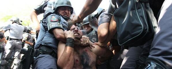 За кілька годин до старту ЧС бразильська поліція жорстоко розігнала його противників