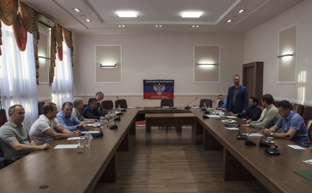 У Донецьку знову переговори з терористами за участі Медведчука
