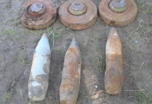 На Рівненщині чоловік торгував мінами і гранатами, які на полігоні загубили військові