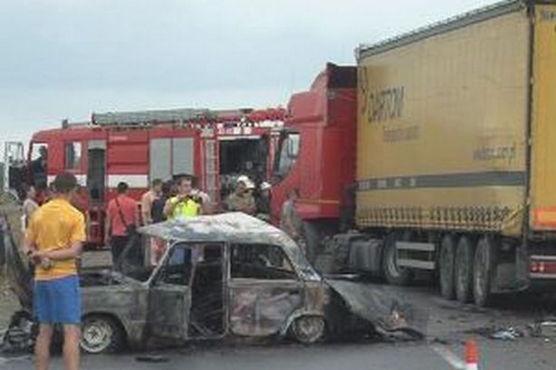На Львівщині зіткнулися дві вантажівки і два легковика