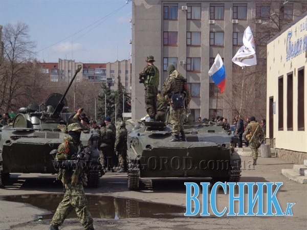 В Україну увійшли танки під російськими прапорами