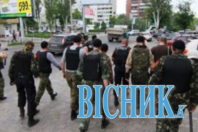 Луганчани збунтувалися проти сепаратистів — депутати міськрад приймають до бойовиків звернення «зникнути»