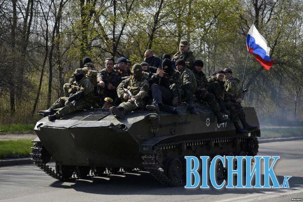 Бойовики колонами на бронетехніці тікають з Донбасу в Росію