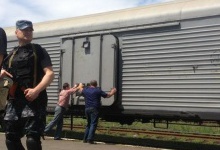 Потяг з тілами загиблих із збитого терористами «Боїнга» рушив на Харків