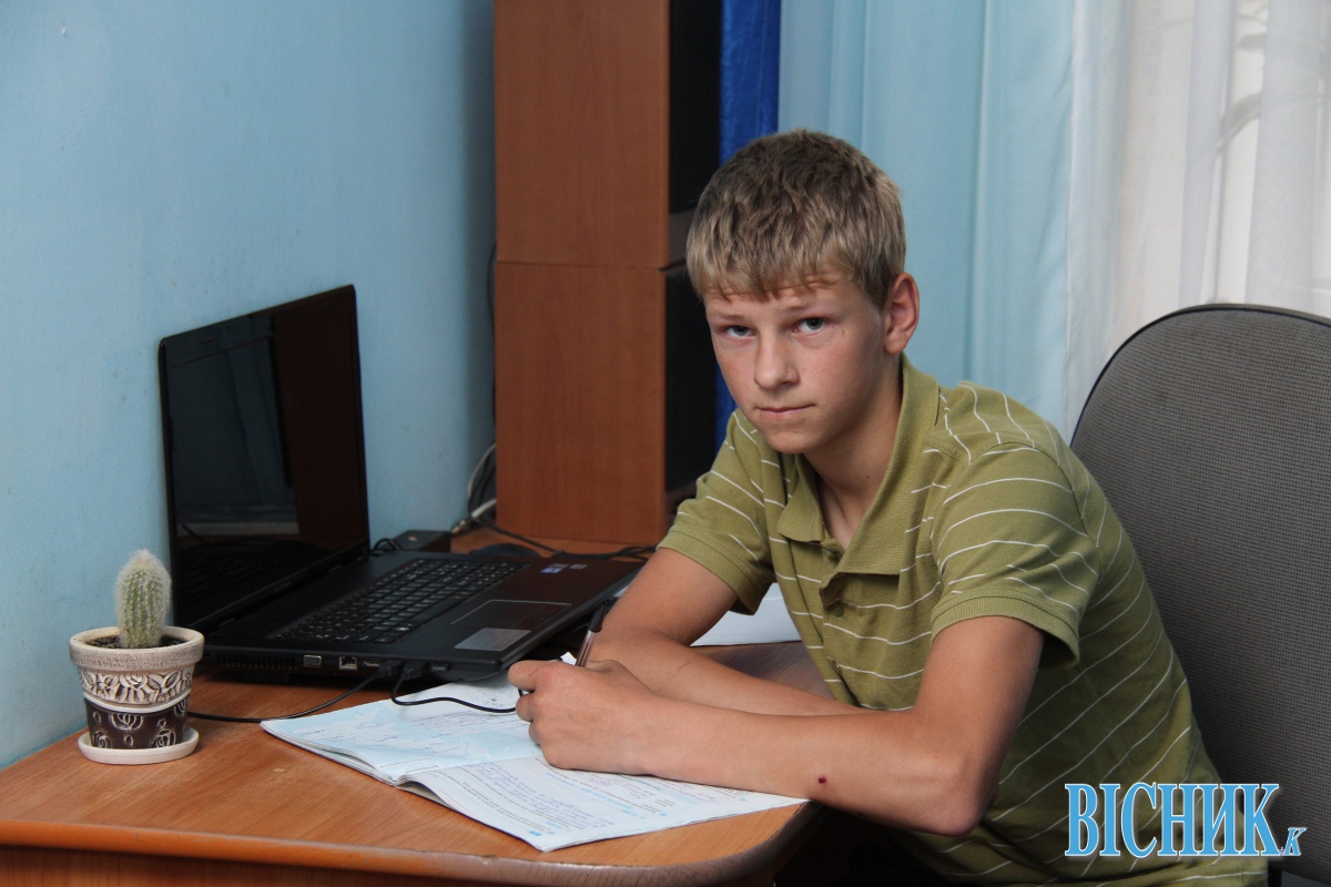Директорка школи дала ляпаса учню за вигук... «Слава Україні!»