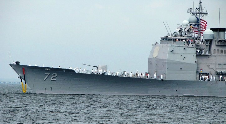 У Чорне море для підтримки союзників входить ракетних крейсер США
