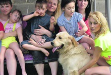 Неповносправних діток лікує пес Лео