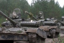 У Луганську танкові бої — українцям протистоїть батальйонно-тактична група військ РФ