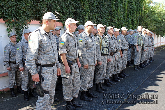 Дві групи волинських міліціонерів вирушили на Донбас, щоб замінити колег