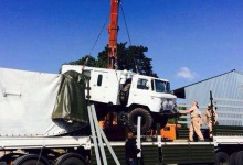 Вантажівки, які везли непрохану гуманітарну, повернулися у Росію, але дещо залишили у Луганську