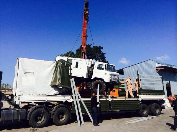 Вантажівки, які везли непрохану гуманітарну, повернулися у Росію, але дещо залишили у Луганську