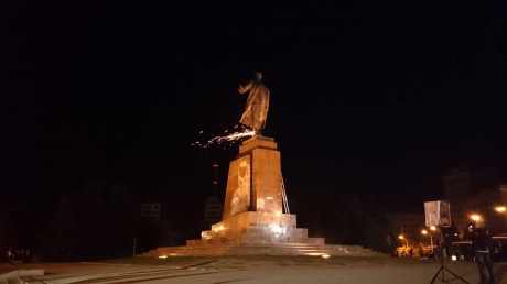 У Харкові звалили пам’ятник Леніну