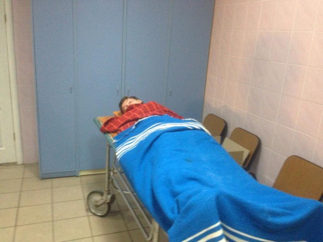 У Донецьку снаряд впав на спортмайданчик школи Ахметова — загинули підлітки