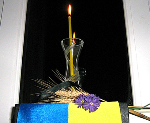 Сьогодні українці засвітять свічки у пам’ять про замучених голодоморами в Україні