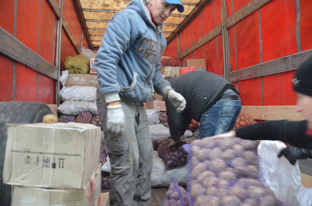 Волинські самооборонівці доставили вже четверту фуру з продуктами для бійців АТО