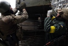 У Донецький аеропорт з боями прорвалася колона з провіантом для «кіборгів»