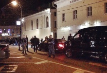 У Москві автоматники охороняли кафе, в якому посеред ночі вирішила попити кави Кабаєва