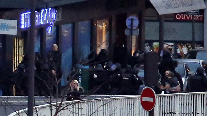 У Франції спецназ знищив трьох терористів, загинули четверо заручників