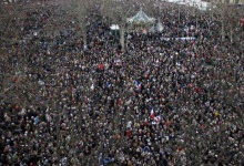У Парижі сотні тисяч прийшли на марш проти тероризму — Порошенко теж там