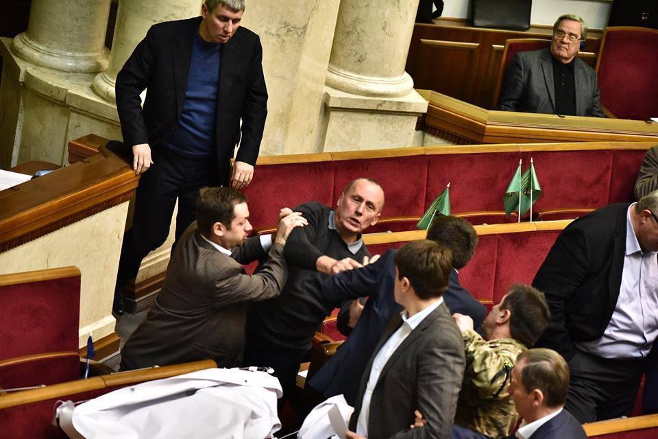 Волинський депутат у парламенті поштовхався з екс-регіоналами