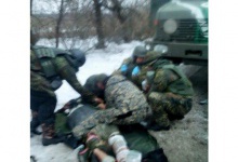 Українські танкісти на два кілометри заглибилися у Донецьк, з аеропорту евакуювали поранених — операція триває