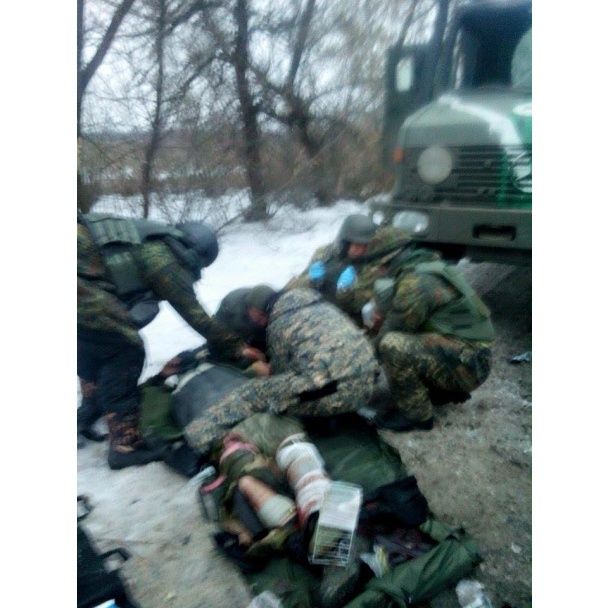 Українські танкісти на два кілометри заглибилися у Донецьк, з аеропорту евакуювали поранених — операція триває