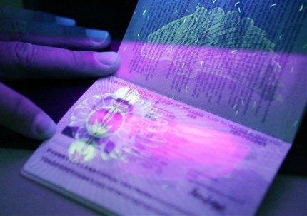 У Луцьку продовжують підсовувати «ліві» квитанції на оплату під час виготовлення біометричних паспортів