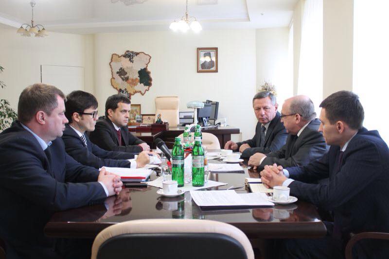 Міністр інфраструктури пообіцяв допомогти Луцьку придбати 30 нових тролейбусів