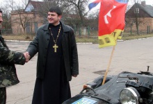 Священик з Нововолинська передав на АТО свій мотоцикл