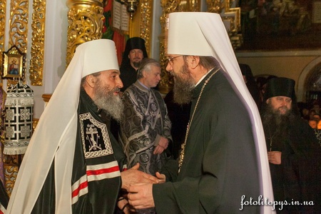 УПЦ МП передала свої кримські єпархії РПЦ, визнавши анексію півострова
