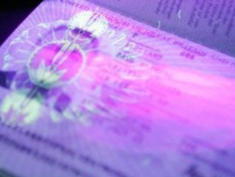 В Україні забуксувала видача біометричних паспортів