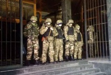 Порошенко дав наказ роззброїти охоронців «Укрнафти», окрім того без зброї залишать усі приватні охоронні структури