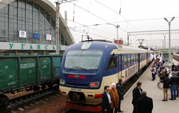 Терористи налагоджують залізничне сполучення між Луганськом і Донецьком