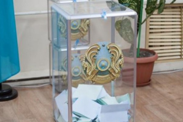Громадян Казахстану, які мешкають в Україні, кличуть на позачергові вибори президента