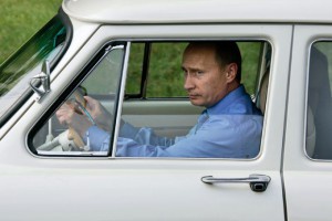 Путін задекларував аж... сім мільйонів рублів, маленьку квартиру і три радянські машини