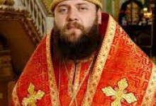 Благодатний вогонь українським храмам передав волинський митрополит Михаїл