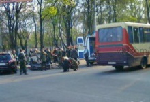 У Донецьку п’яний бойовик протаранив Hyundai, а потім вистрілив у постраждалого